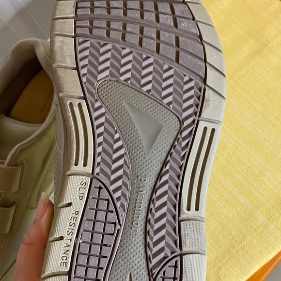 Men’s P.W. Minor Velcro Sneakers - Picture 8 of 16